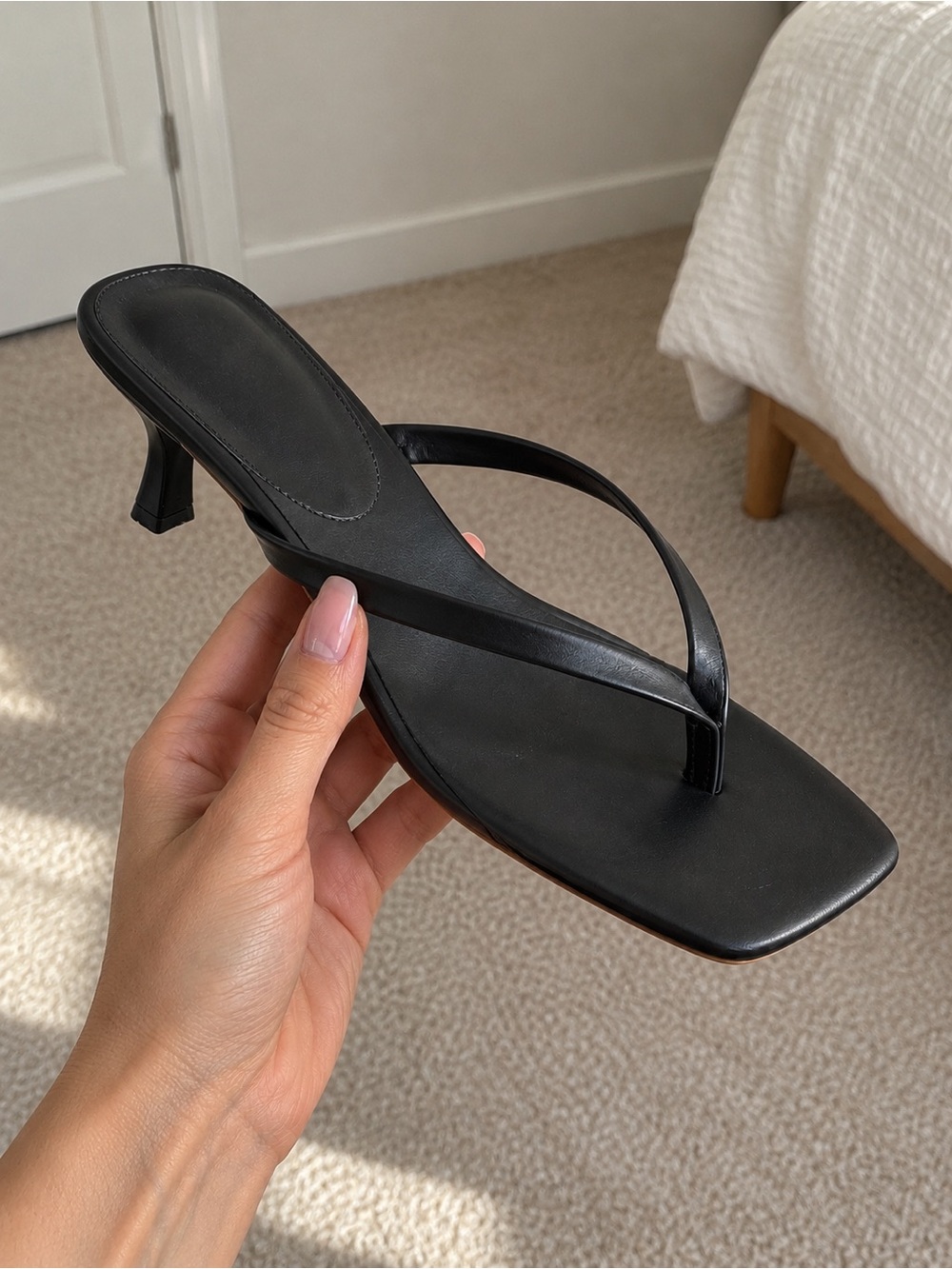 Minimalist Black Kitten-Heel Thong Sandals - Women